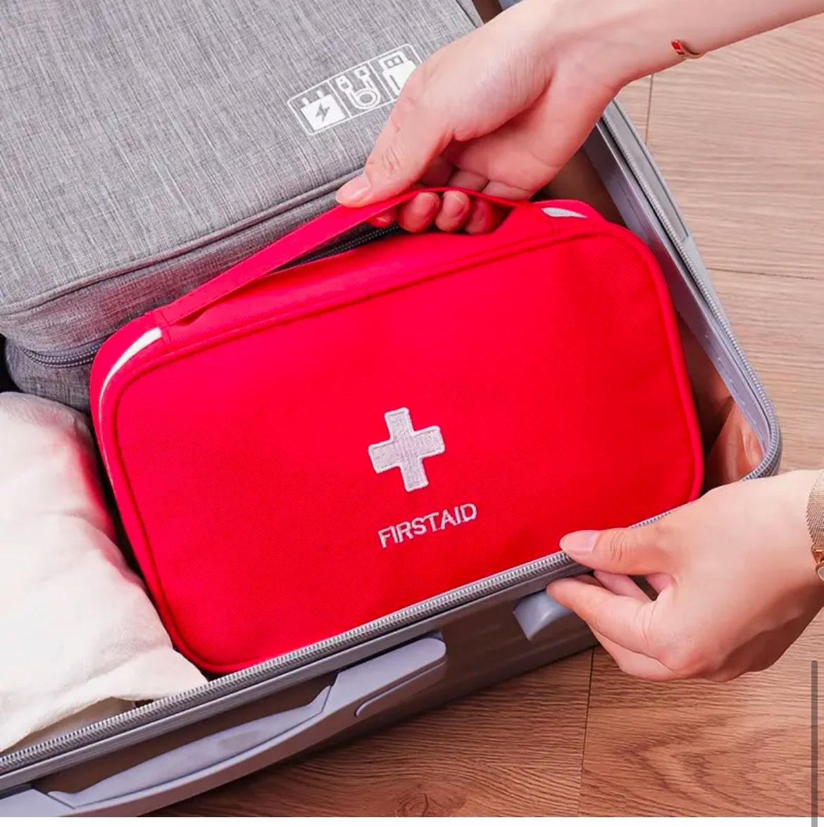 firstaid2 First Aid Kit Bag – Emergency Medical Storage (Empty) - Image 3