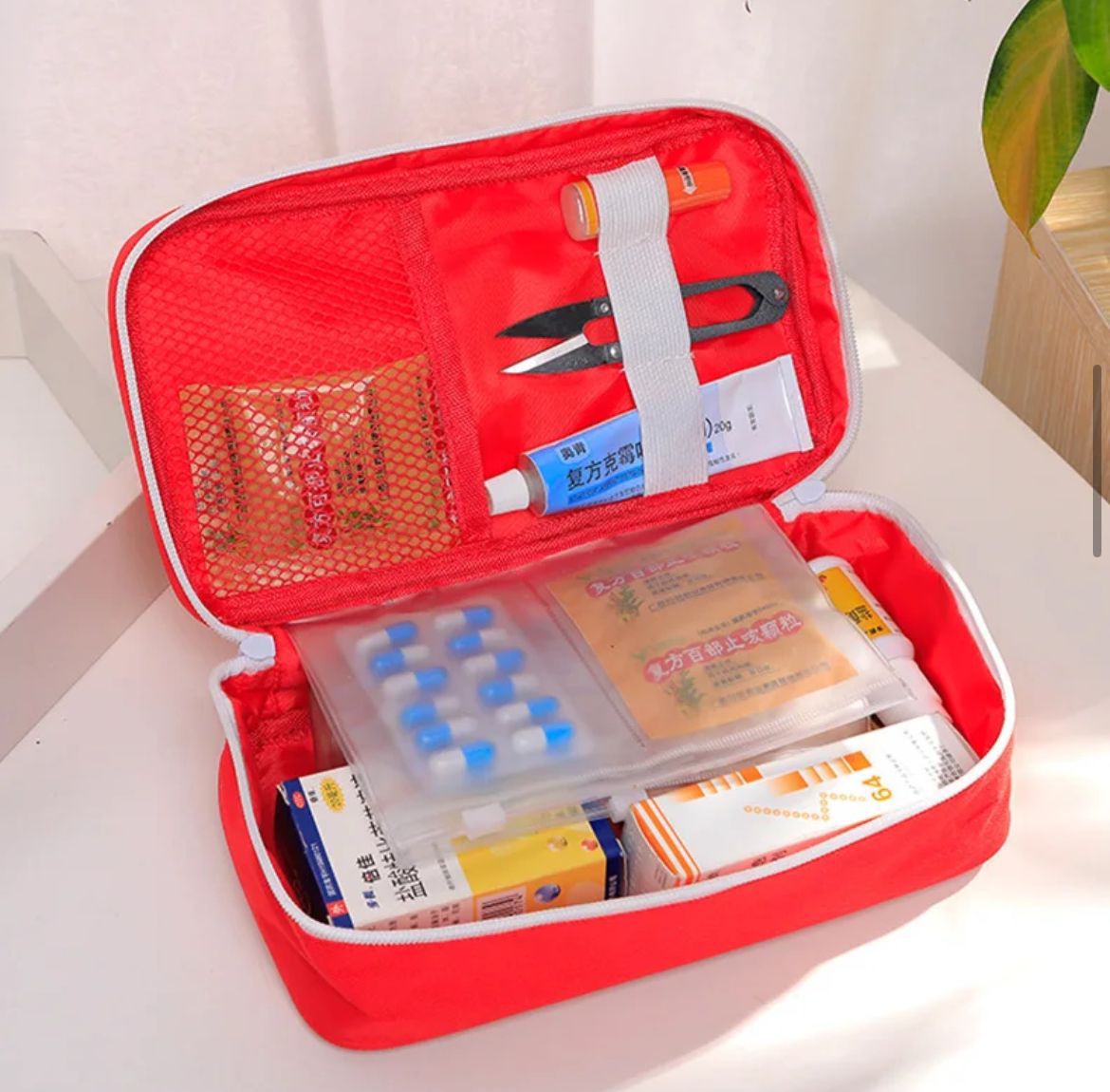 firstaid3 First Aid Kit Bag – Emergency Medical Storage (Empty) - Image 4