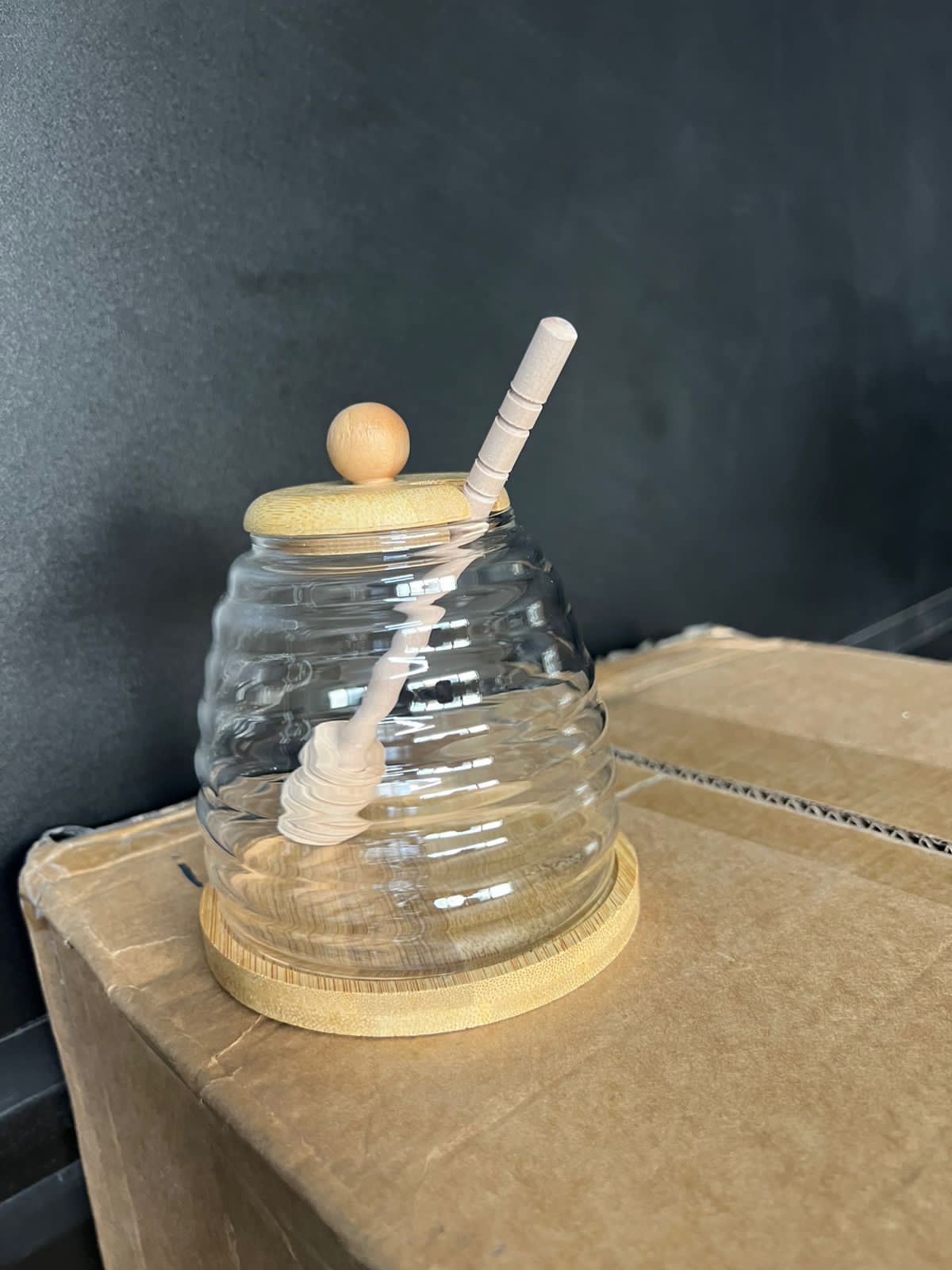 Honey3 Glass Honey Storage Jar with Wooden Lid - Image 5