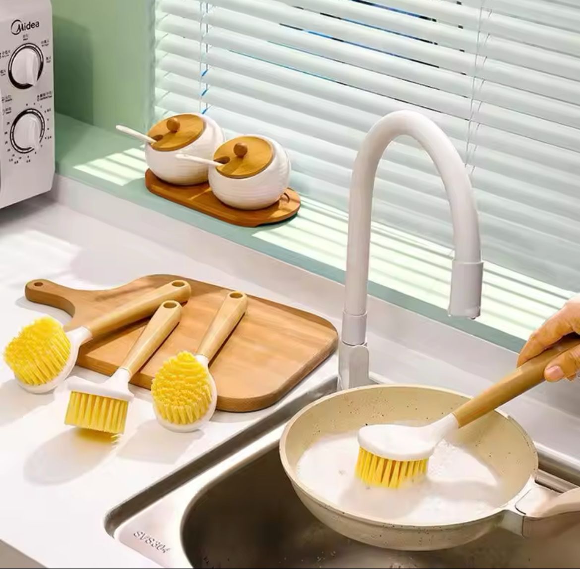 multibrush3 Bamboo Handle Multipurpose Cleaning Brush - Image 5