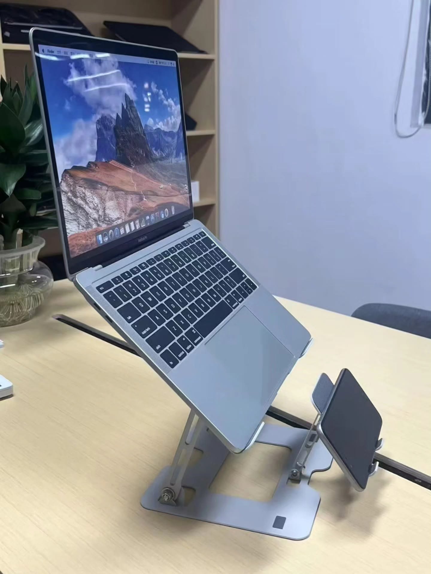 2 in 1 Adjustable Laptop Stand2 in 1 Adjustable Laptop Stand 2 in 1 Adjustable Laptop Stand